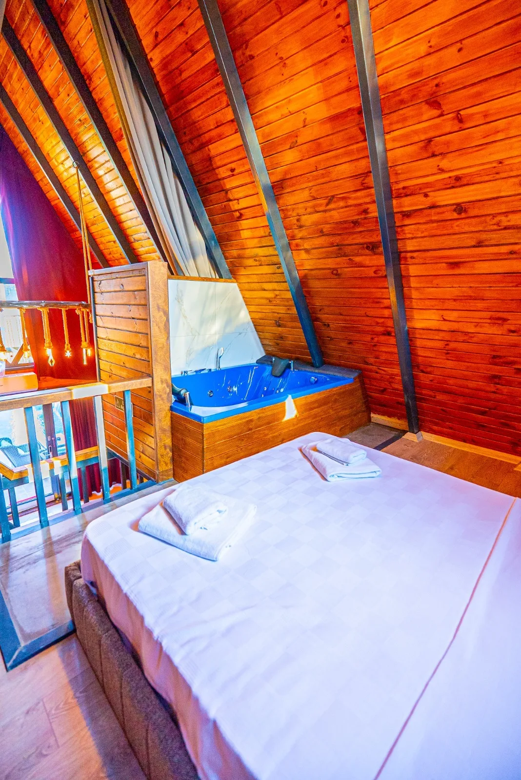 Berra Resort Tatil Köyü'nde lüks bungalov ve villa iç mekan görünümü