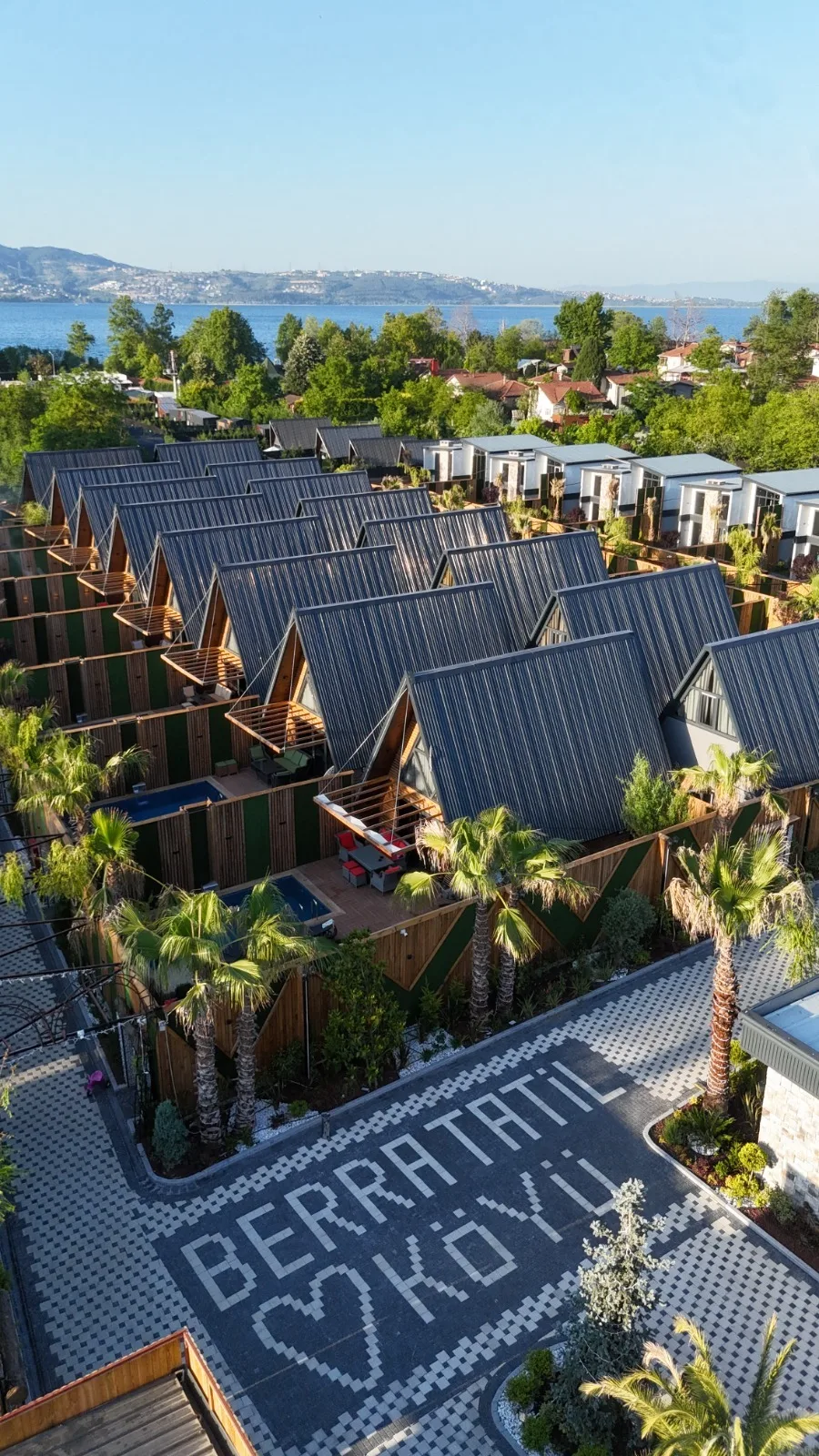 Berra Resort Tatil Köyü genel görünüm, bungalovlar ve doğa manzarası