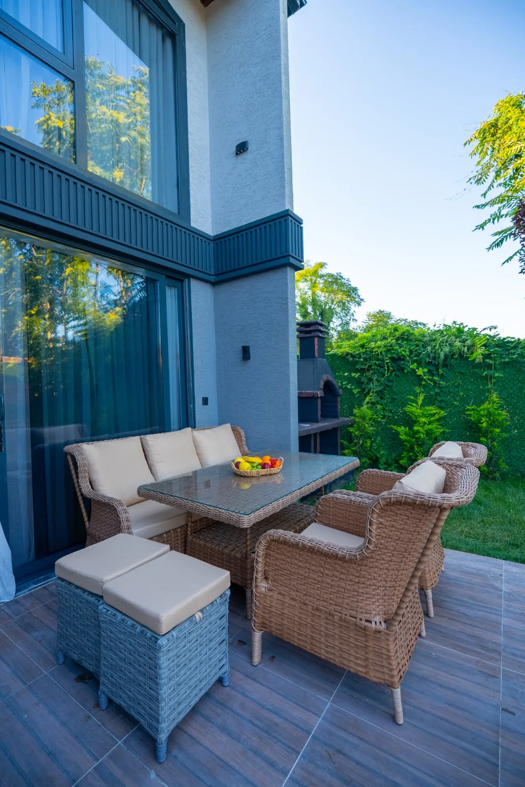 Berra Resort Tatil Köyü'nde rahat bir oturma alanı ve doğa manzarası