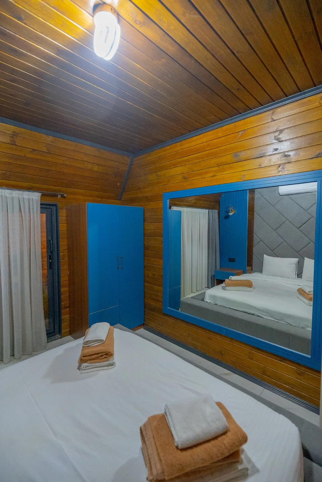 Berra Resort Tatil Köyü Sapanca'daki konforlu bungalov odası