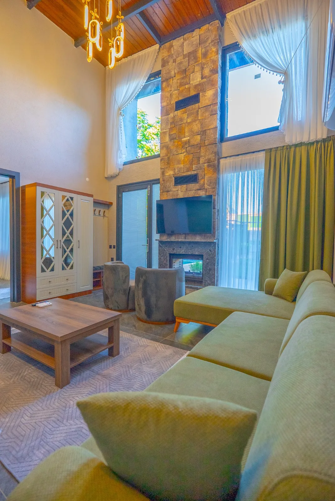 Berra Resort Tatil Köyü Sapanca'da modern ve konforlu bungalov iç mekanı
