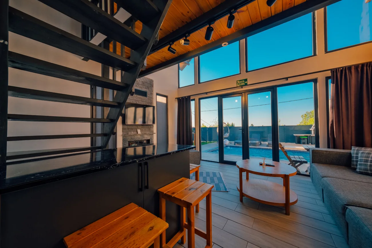 Sapanca Cbc Plus Bungalov'un modern iç mekan görünümü