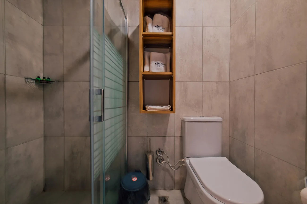 Sapanca Cbc Plus Bungalov'da modern banyo tasarımı