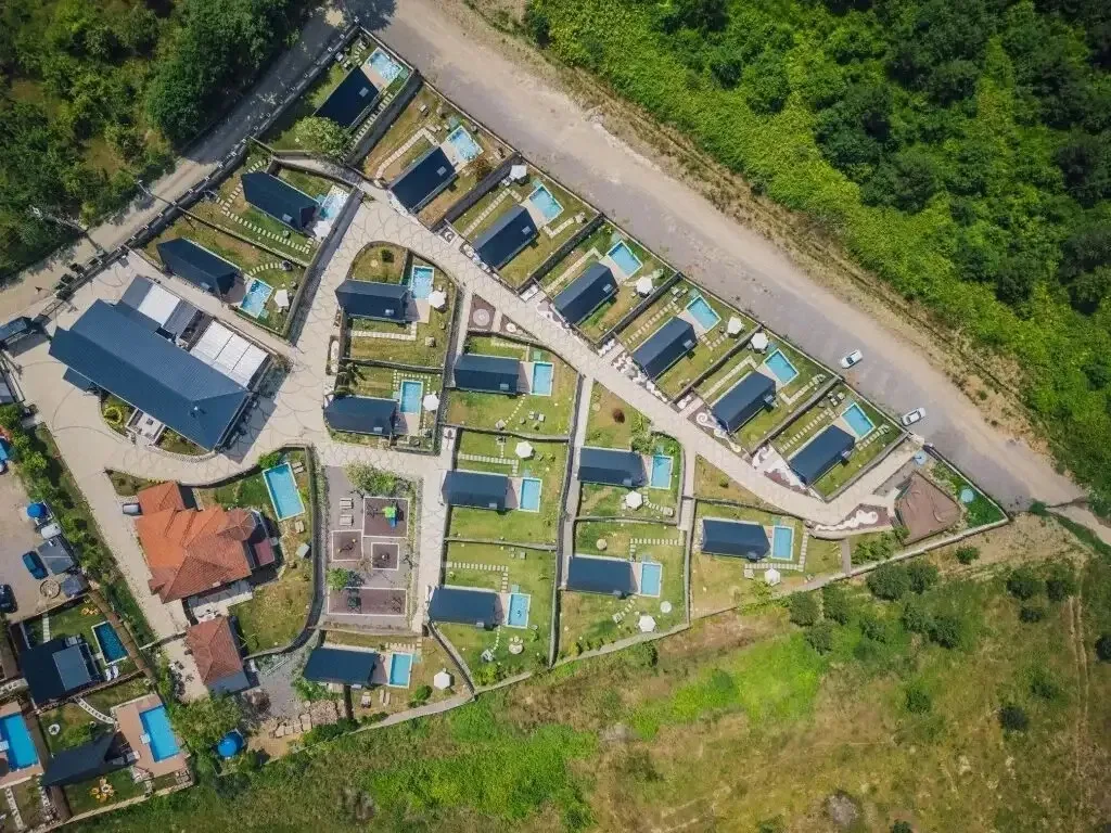 Sapanca My Resort Prive genel görünümü, özel havuzlu bungalovlar