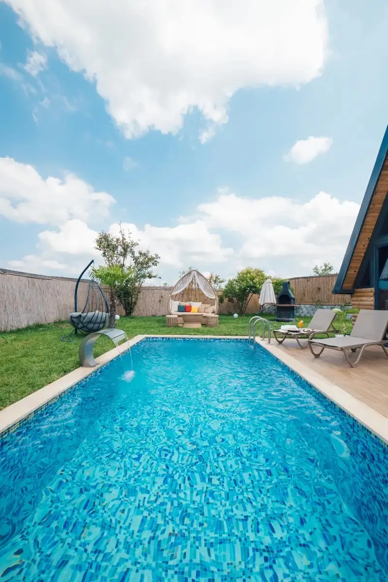 Sapanca My Resort Prive'de özel havuzlu bungalov ve dinlendirici bahçe manzarası